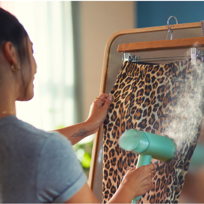 Refurbished Philips Handheld Garment Steamer for Quick touch up - STH3010/70